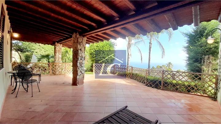 Villa in residence con piscina