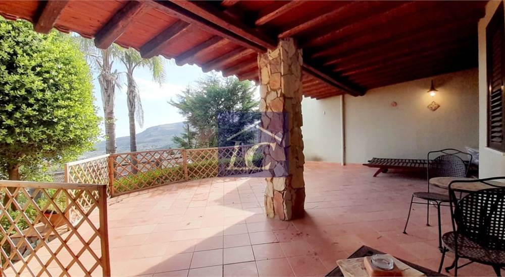 portico