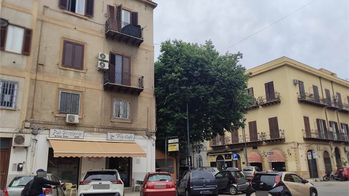 DELIZIOSO BILOCALE ARREDATO ZONA POLITEAMA