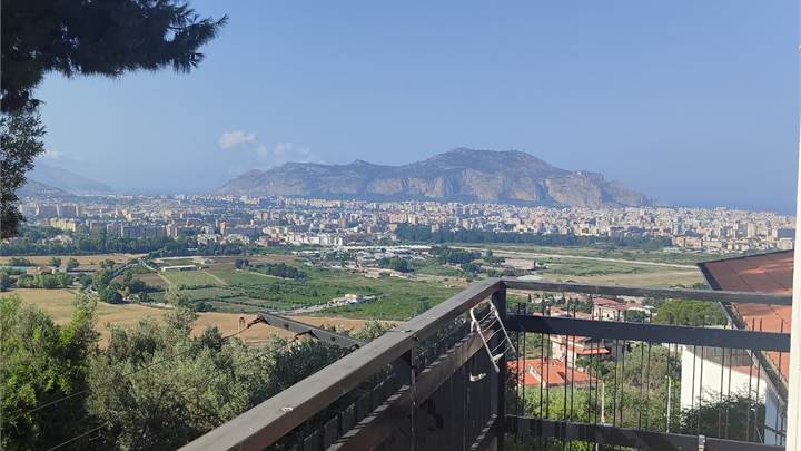 PANORAMICO APPARTAMENTO IN BIFAMILIARE