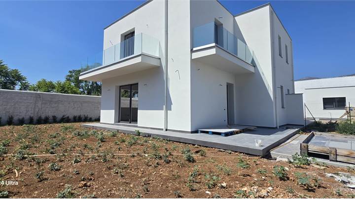 VILLA BIFAMILIARE NUOVA COSTRUZIONE
