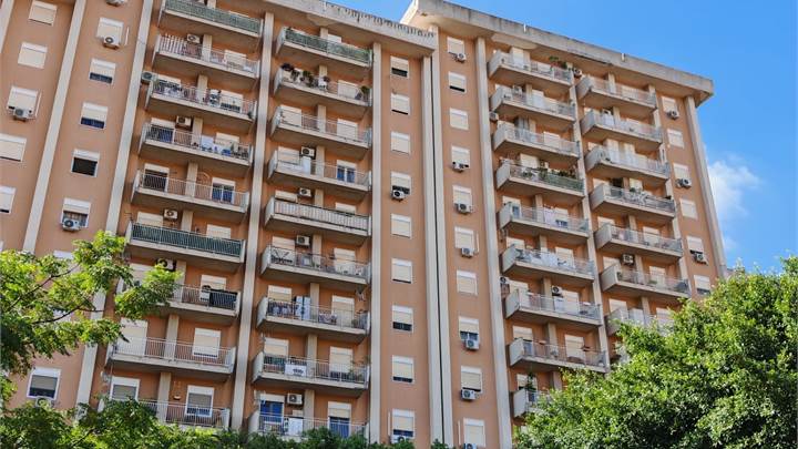 4 VANI VIA E. L' EMIRO