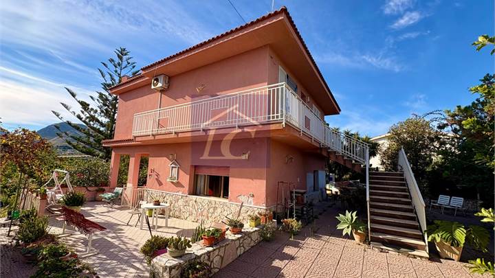Villa singola con terreno