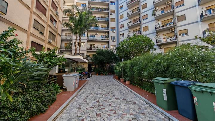 4 VANI VIA G. CARINI