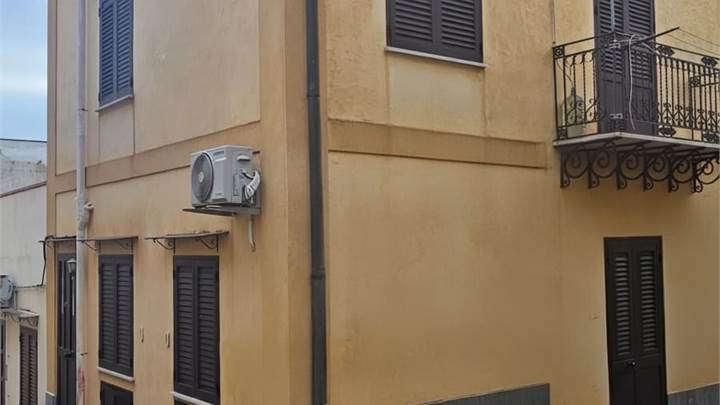 Ustica Bivani in centro