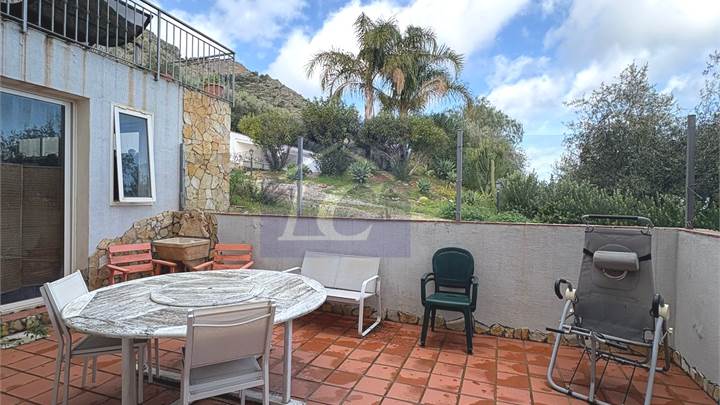 Elegant apartment in villa with sea views