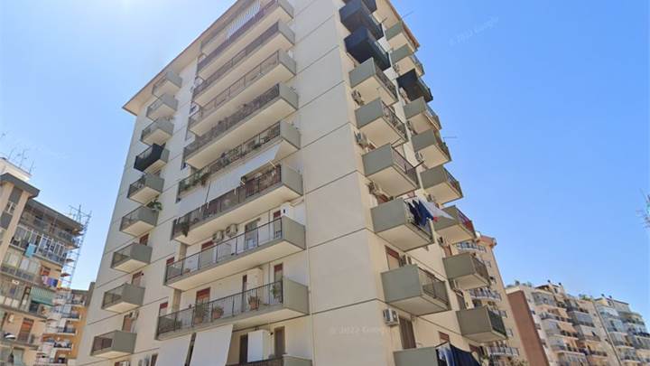 3 VANI RISTRUTTURATO PRESSI VIA UDITORE