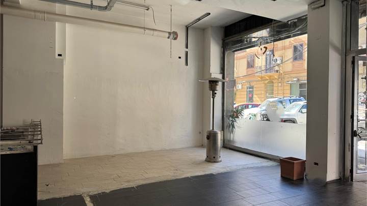 LOCALE COMMERCIALE ZONA SCIUTI NOTARBARTOLO