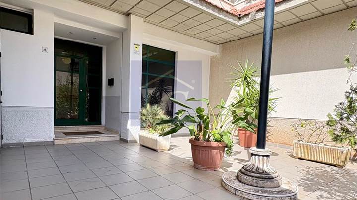 Appartamento duplex con terrazzo