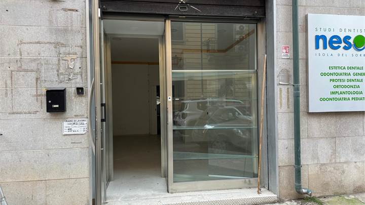 LOCALE COMMERCIALE ZONA NOTARBARTOLO