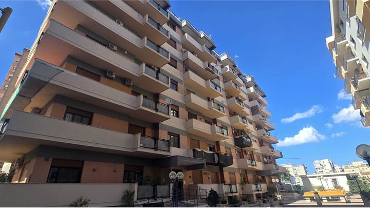 ATTICO IN VENDITA A PALERMO, ZONA NOTARBARTOLO