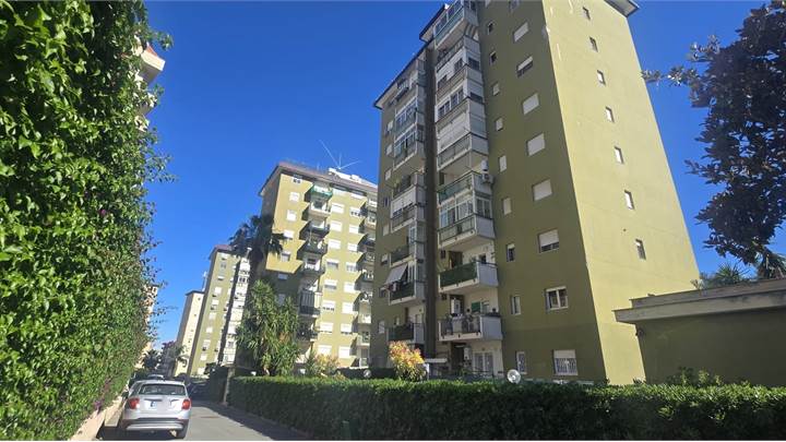 AMPIO 4 VANI IN RESIDENCE CON POSTO AUTO E CANTINA