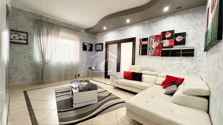 APPARTAMENTO CON BOX