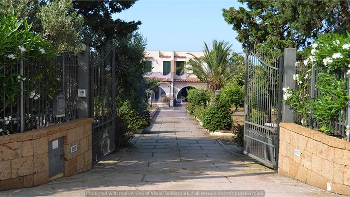 Porzione di bifamiliare arredata e corredata